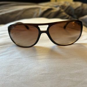 RayBan aviator sunglasses. RB4124. 714/13 3N